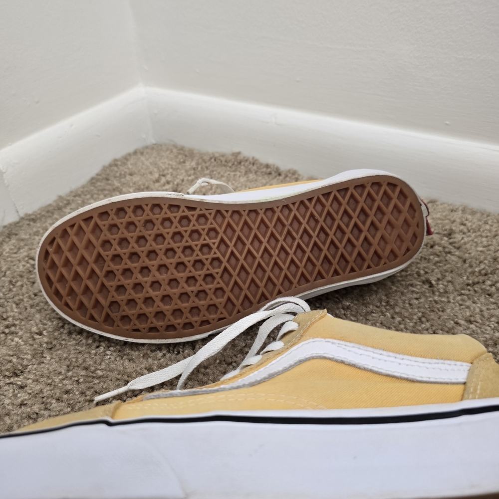 VANS Yellow and White Suede Shoe Sz. 7.5 - Picture 4 of 6